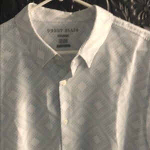 Perry Ellis Light Blue NWOT  Sleeve Button-Down Shirt with Subtle Geo Print